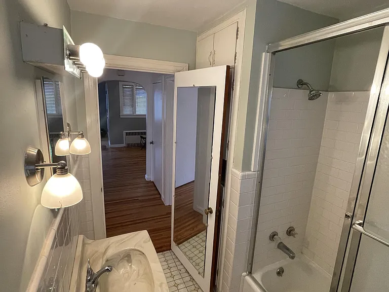 118 Northwestern Ave — Photo 9