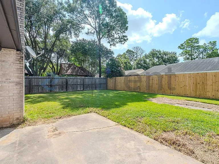 16402 Mill Point Dr — Photo 29