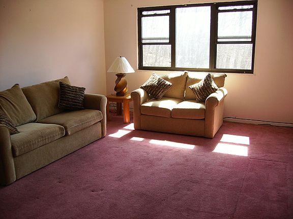 3rd image of 154 Martling Ave APT A2