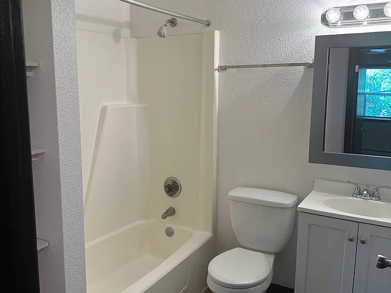 1023 Fiedler Ln #6 — Photo 6