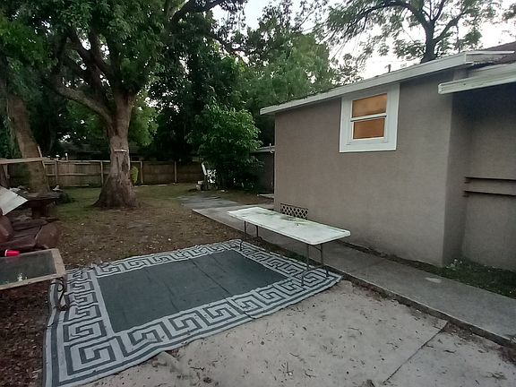 5th image of 3417 E Lindell Ave