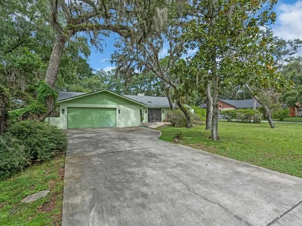 8470 Cranes Roost Dr, New Port Richey, FL 34654