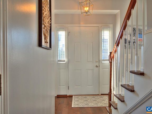5th image of 903 Waterton St