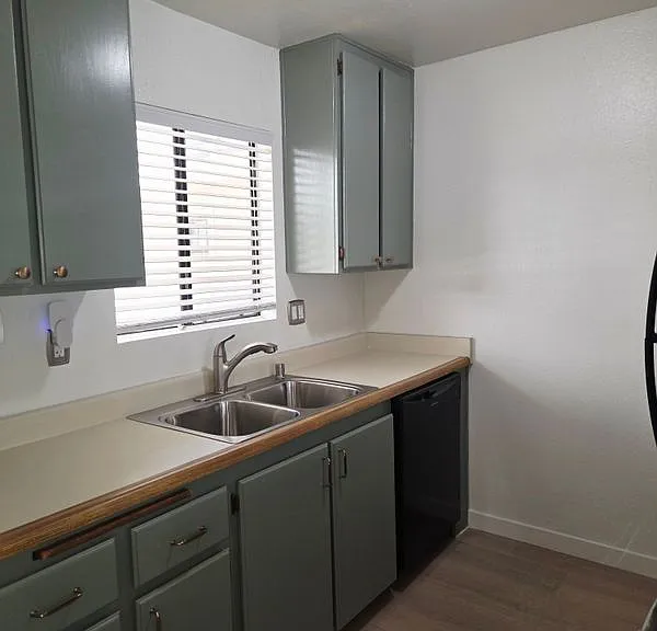 2343 E 17th St #201 — Photo 1