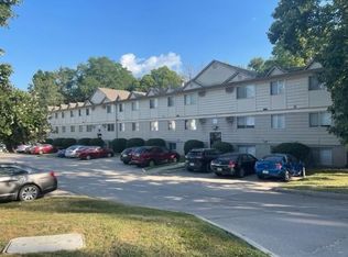 902-906 N Dodge St, Iowa City, IA 52240