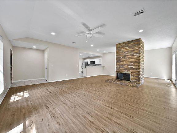 5th image of 10 Still Corner Pl