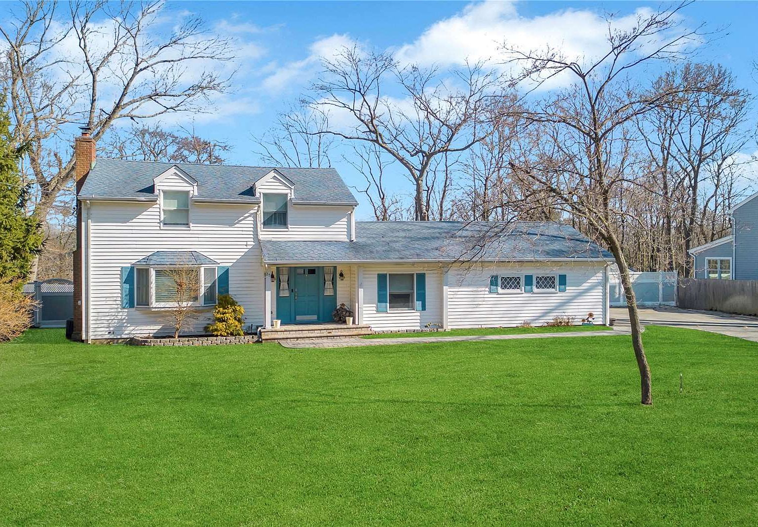 27 Woodhull Road, East Setauket, NY 11733 Zillow