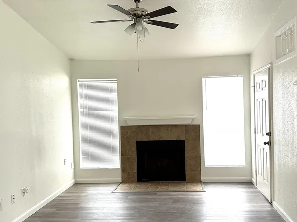3900 Woodchase Dr APT 92, Houston, TX 77042