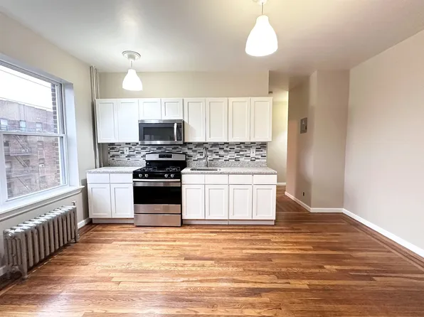 160 Vroom St APT 48, Jersey City, NJ 07306