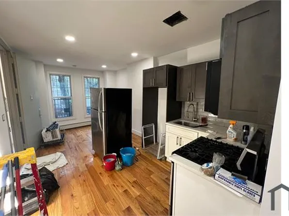 838 Freeman St APT 1, Bronx, NY 10459