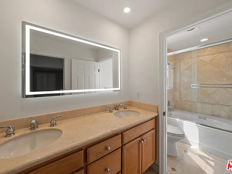 1107 Princeton St #105 — Photo 31