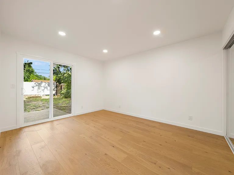 5550 E Knoll Dr — Photo 13