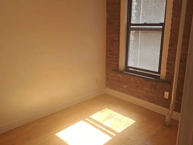 3694 Broadway #2C — Photo 4