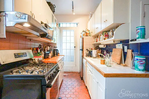 Rented by City Connections Realty | media 11