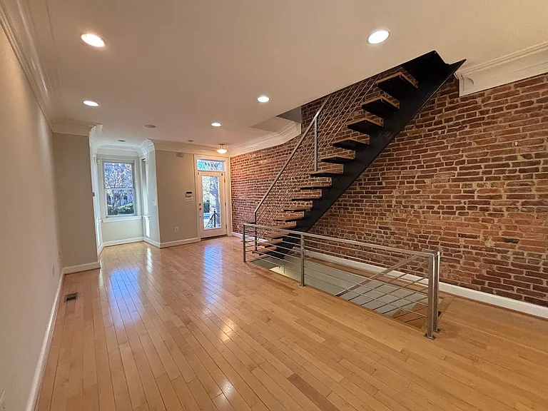 1837 11th St NW — Photo 2