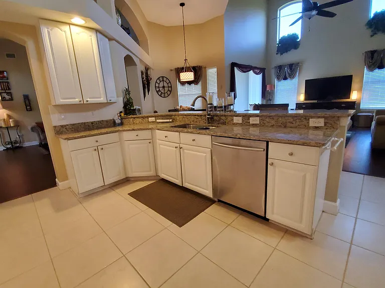 16304 Ashington Park Dr — Photo 4