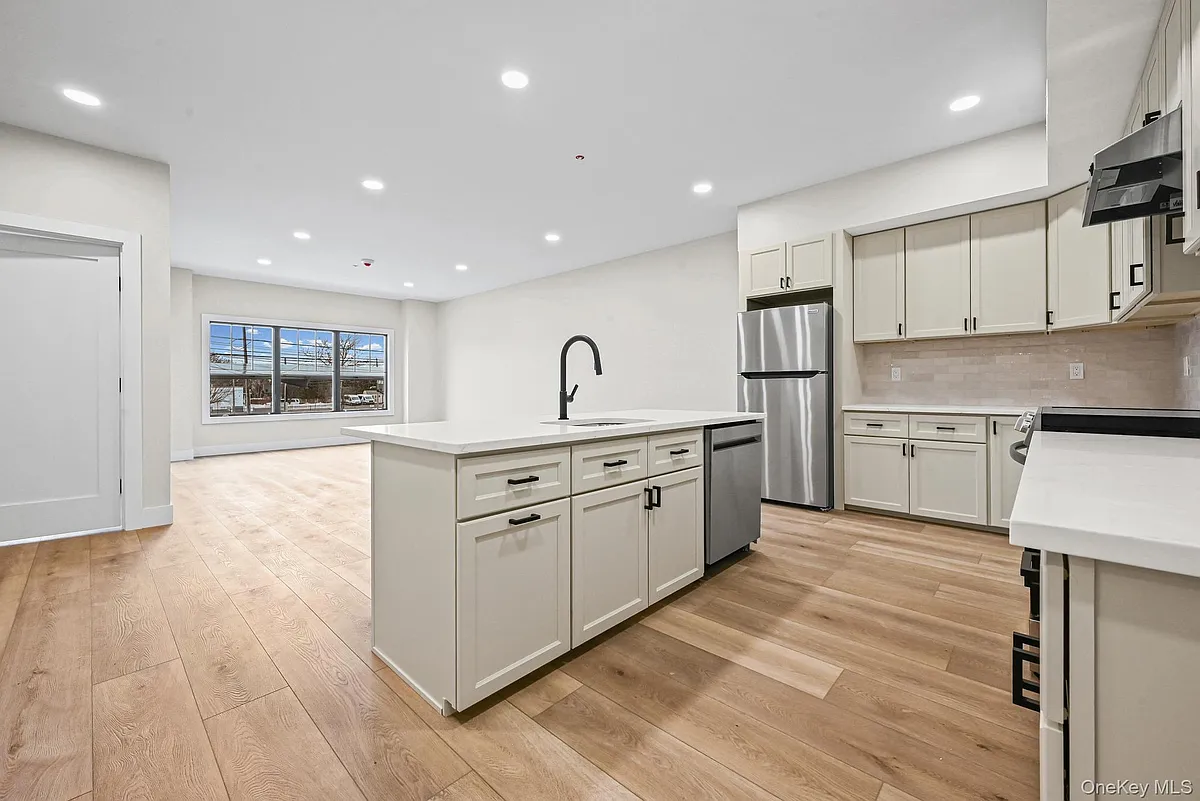 Building Photo - 80 Division St #2C