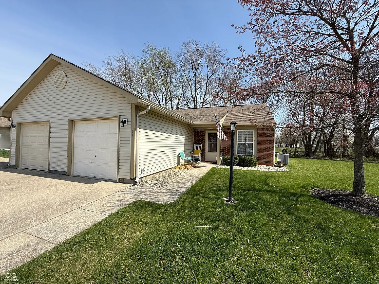 111 Woodberry Dr photo 1