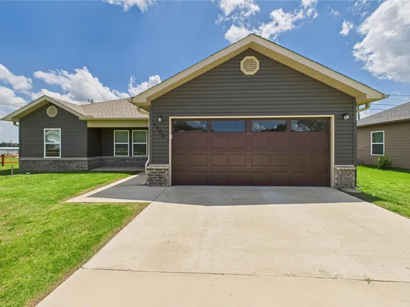 1104 Ozark Ave, Mountain Home, AR 72653