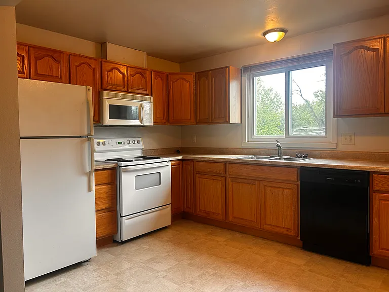 210 Haywood Dr #210 — Photo 6