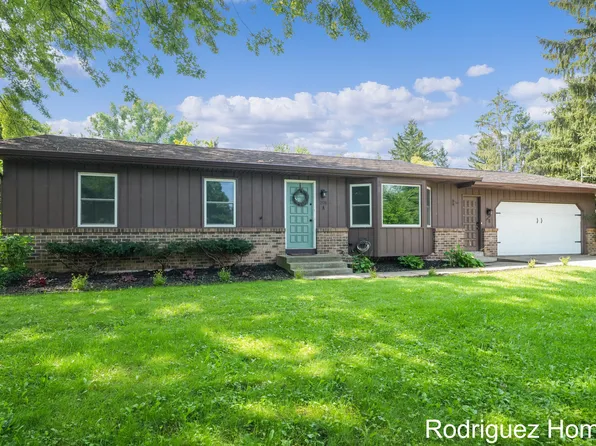 2538 Norfolk Rd SE, Grand Rapids, MI 49506