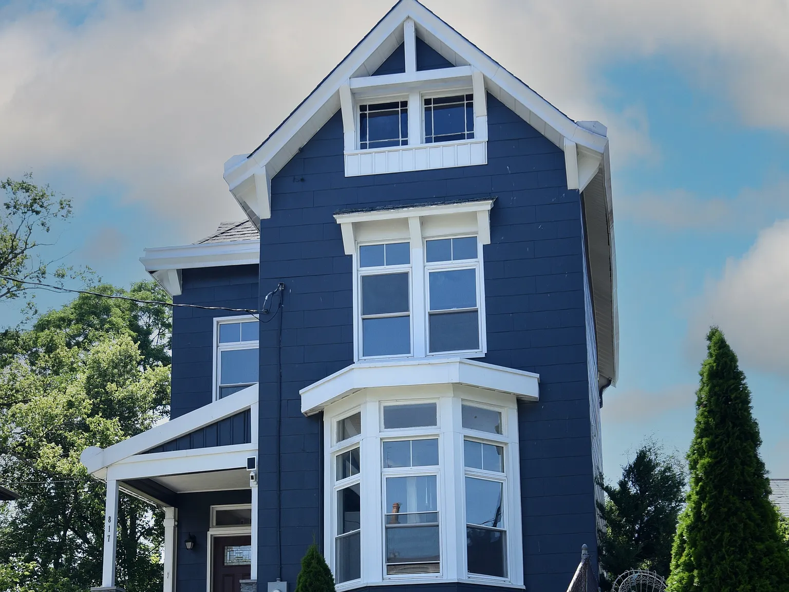 3 bed, 3400 sqft, $2,500 — Photo 1