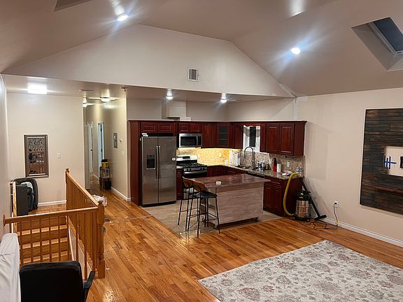 2nd image of 260 Boyd Ave Floor 2