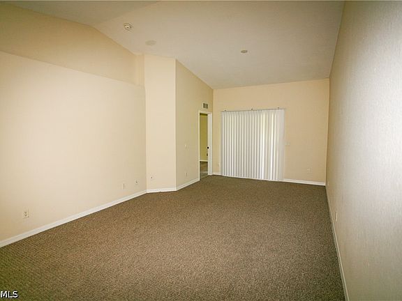 3rd image of 4614 25th St SW