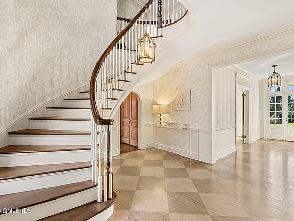 4th image of 131 Pecksland Rd