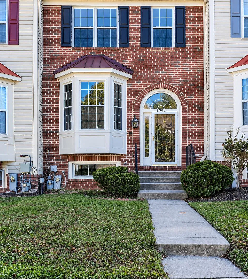4 bed, 3.5 bath, 1812 sqft, $2,900 — Photo 1