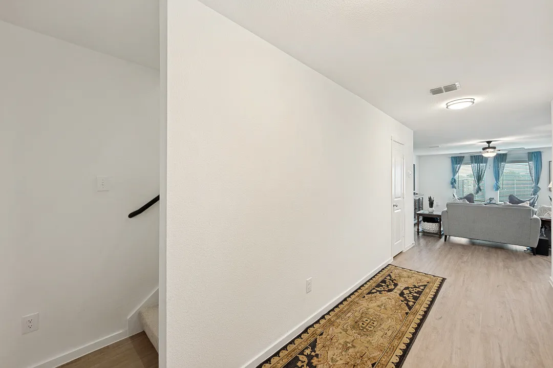 4 bed, 1683 sqft, $2,700 — Photo 3