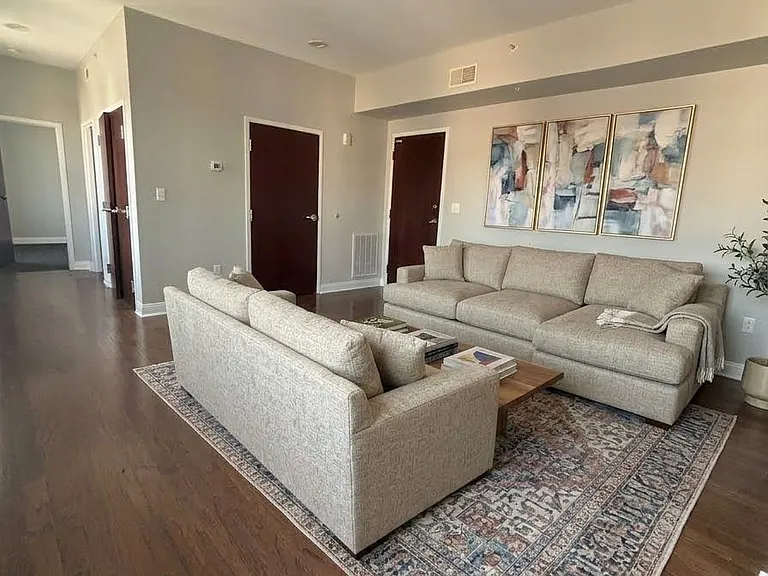 Farmington Avenue Apartments — Photo 34