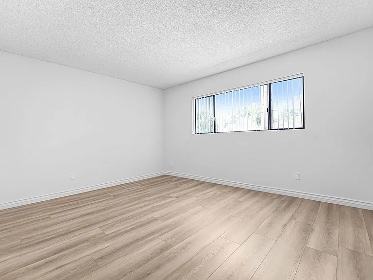 3415 McLaughlin Ave in Mar Vista! Steps to toe Mar Vista Rec Center! — Photo 12