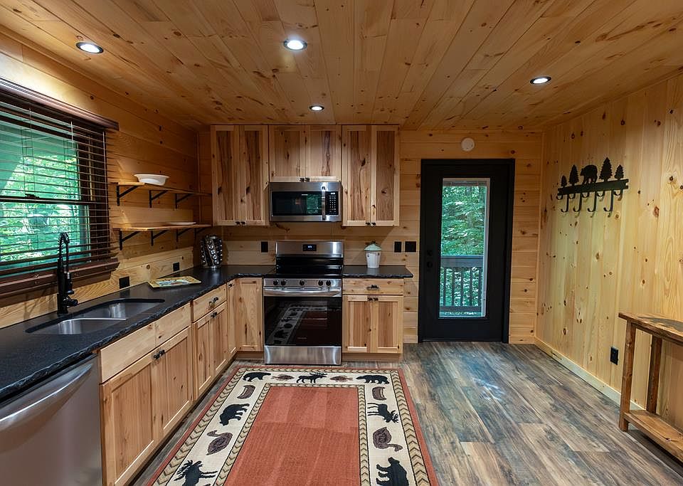 1st image of 229 High Ridge Rd