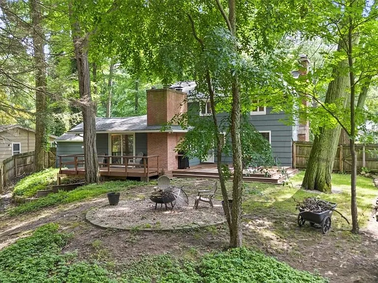 485 Oakridge Dr — Photo 37