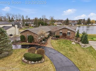 4871 Winewood Ln, Commerce Township, MI 48382