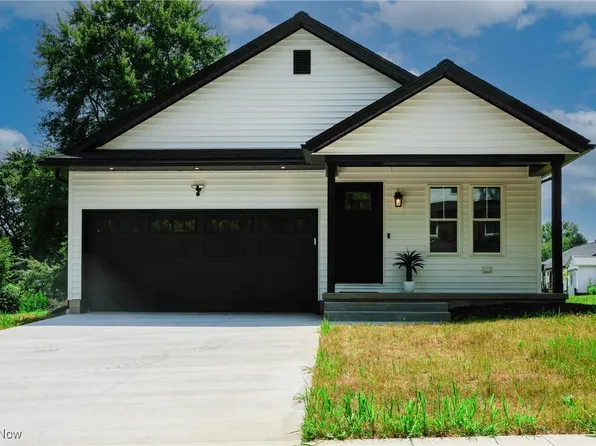 32 E Market St, Marshallville, OH 44645