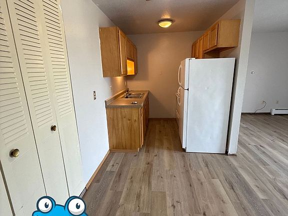 2nd image of 909 12th Ave NE APT 17