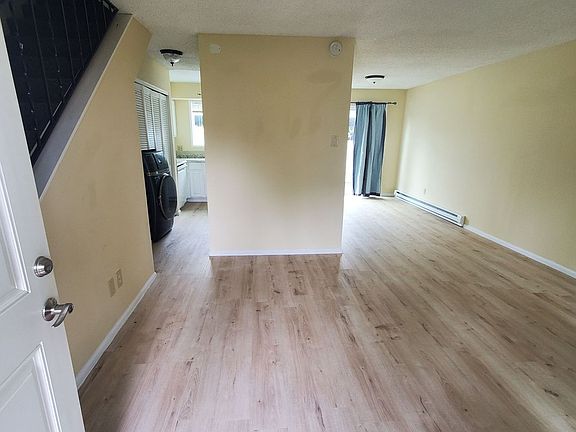5th image of 1418 Harris Ave #2