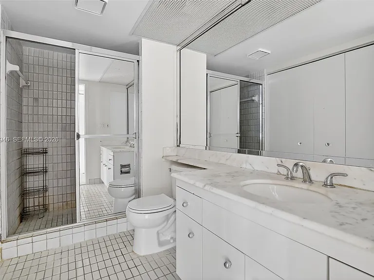 19707 Turnberry Way #7F — Photo 32
