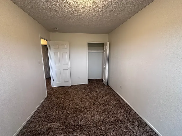 2300 Cotswold Ct — Photo 6