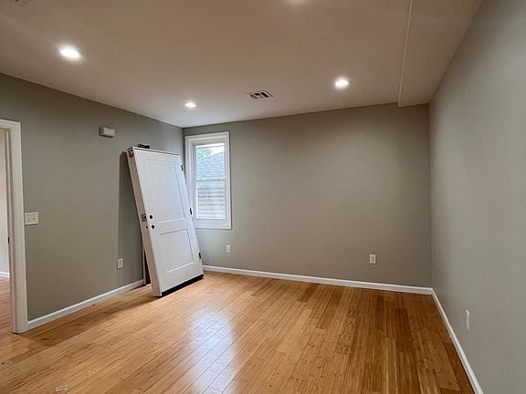 4th image of 173 Seymour Ave Floor 3