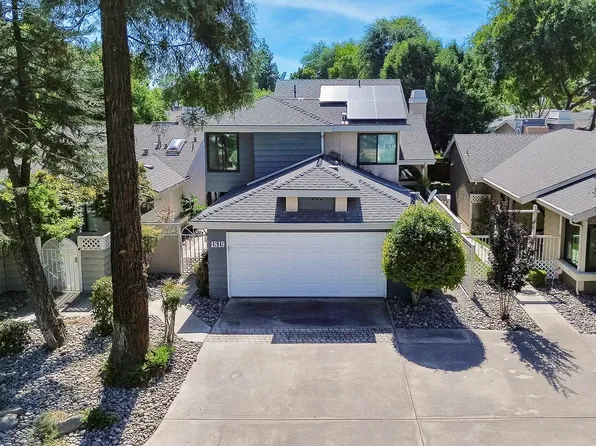 1819 S Stover Street, Visalia, CA 93292