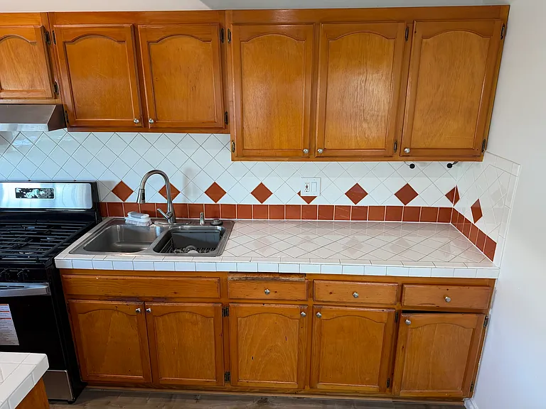 12621 Victoria Ave — Photo 10