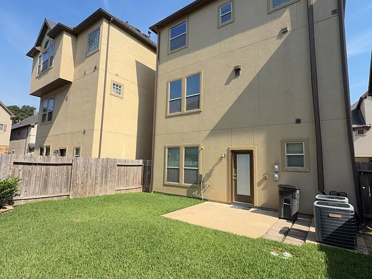 10607 Enclave Shadows Ct — Photo 23