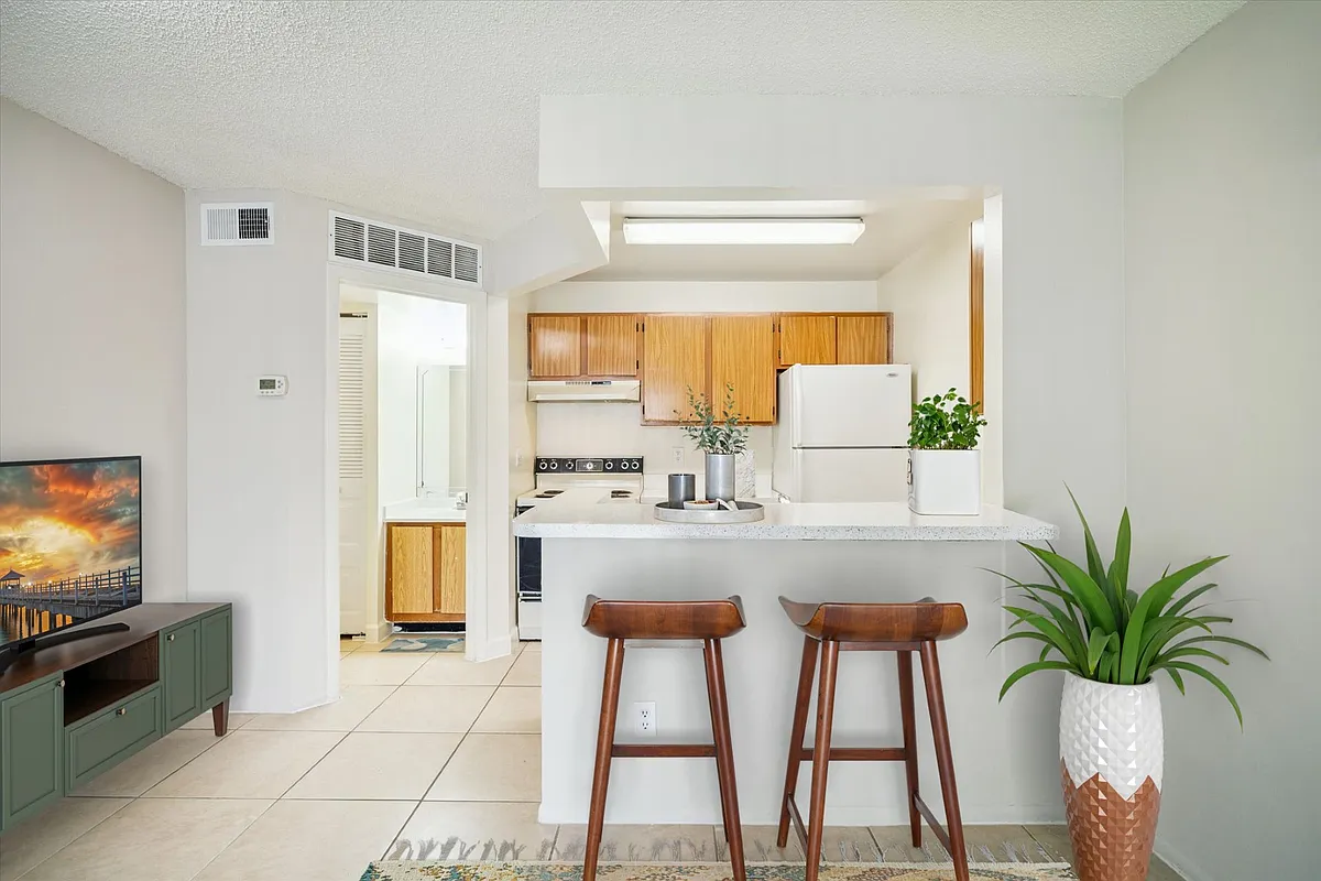 One Bedroom - 1 Bed / 1 Bath - 548 Sq.Ft. - Latigo 27