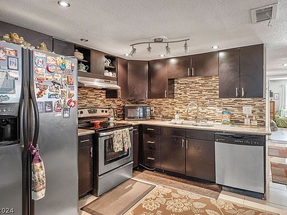 4th image of 2741 Heritage Cir