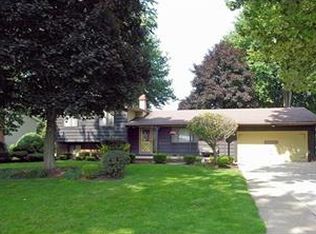 251 Bowhall Rd, Painesville, OH 44077