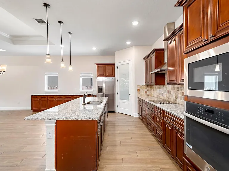 538 Carriage House — Photo 29