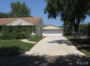 404 E Almond Dr, Washington, IL 61571